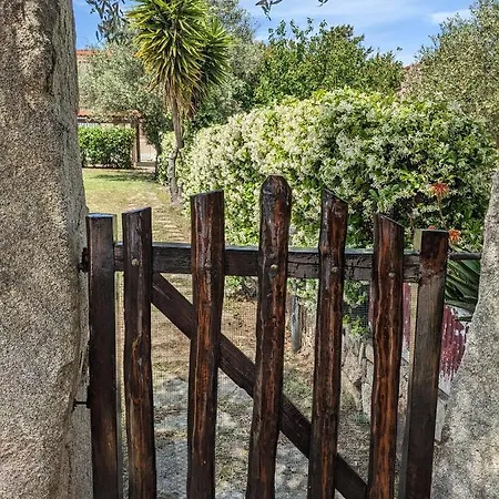 Casa Menhir * Сан-Теодоро