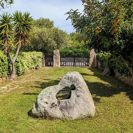 Casa Menhir * Сан-Теодоро